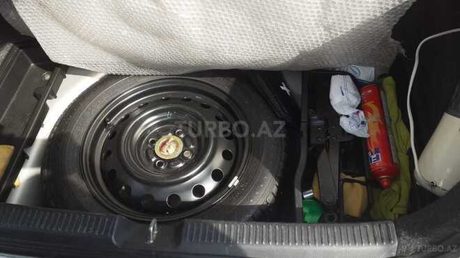 Toyota Corolla 2005, 170,000 km - 1.4 l - Sumqayıt