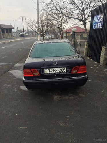 Mercedes E 200 1996, 28,000 km - 2.0 l - Zaqatala