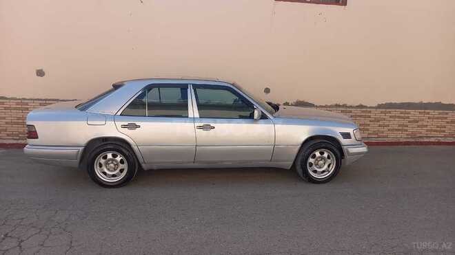 Mercedes E 250 1994, 497,600 km - 2.5 l - Bakı