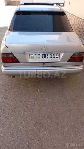 Mercedes E 250 1994, 497,600 km - 2.5 l - Bakı