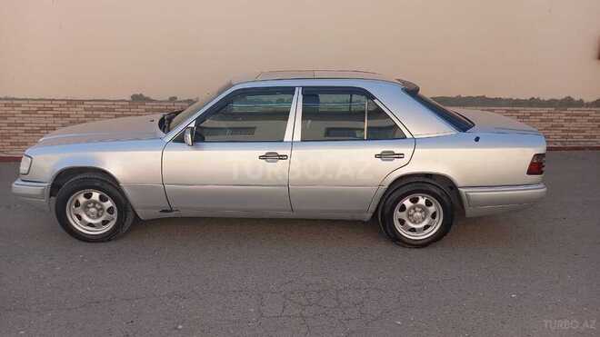 Mercedes E 250 1994, 497,600 km - 2.5 l - Bakı