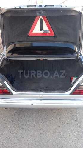 Mercedes E 250 1994, 497,600 km - 2.5 l - Bakı