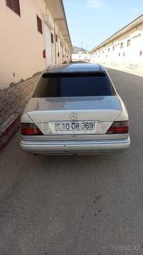 Mercedes E 250 1994, 497,600 km - 2.5 l - Bakı