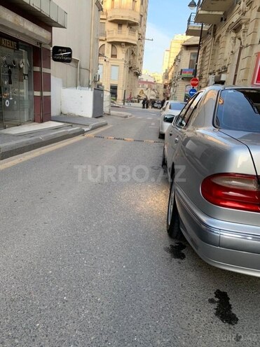 Mercedes E 240 2001, 232,666 km - 2.6 l - Bakı
