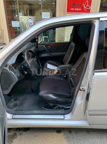 Mercedes E 240 2001, 232,666 km - 2.6 l - Bakı