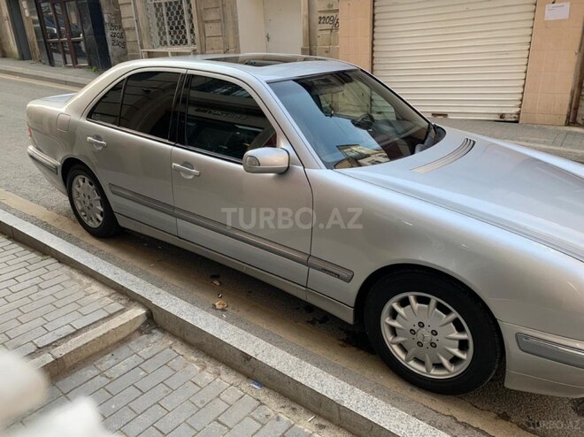 Mercedes E 240 2001, 232,666 km - 2.6 l - Bakı