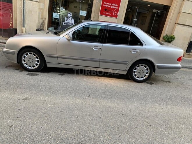 Mercedes E 240 2001, 232,666 km - 2.6 l - Bakı