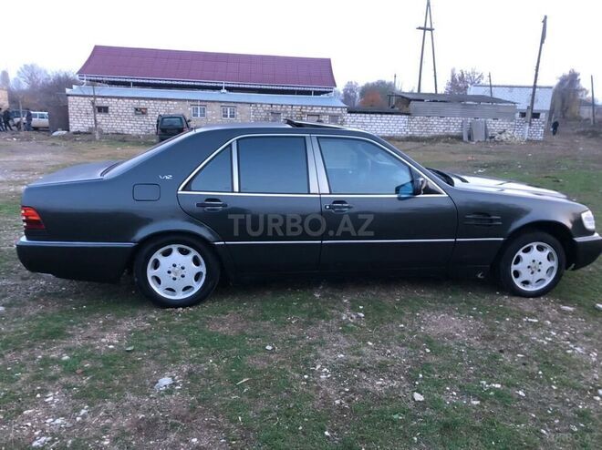 Mercedes S 320 1992, 333,000 km - 3.2 l - Qazax