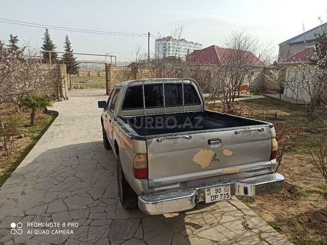 Mitsubishi L200 2003, 391,000 km - 2.5 l - Bakı