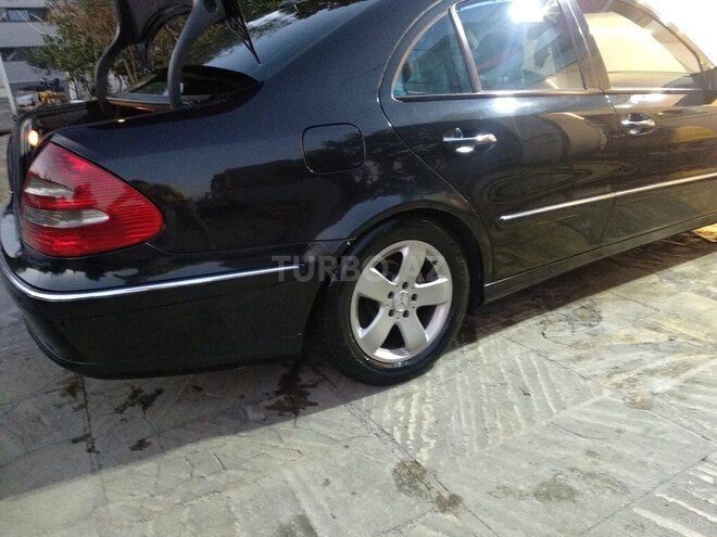 Mercedes E 270 2002, 448,000 km - 2.7 l - Bakı