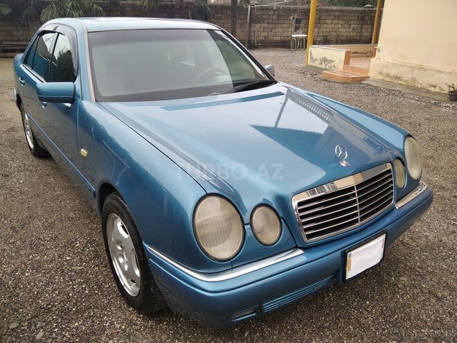 Mercedes E 220 1996, 403,028 km - 2.2 l - Astara