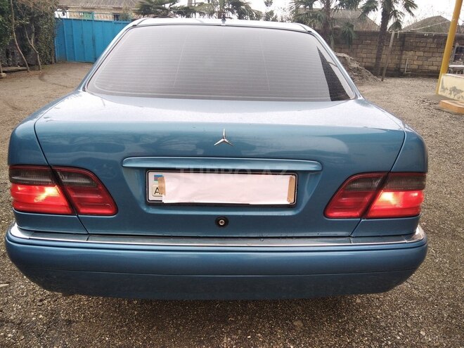 Mercedes E 220 1996, 403,028 km - 2.2 l - Astara