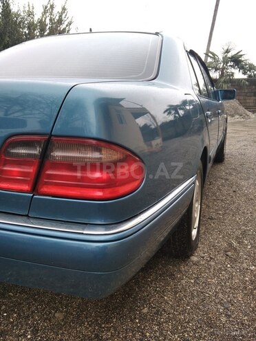 Mercedes E 220 1996, 403,028 km - 2.2 l - Astara
