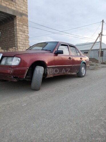 Mercedes E 230 1985, 800,988 km - 2.3 l - Gəncə