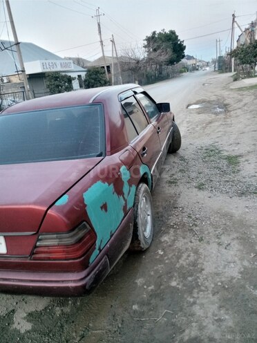 Mercedes E 230 1985, 800,988 km - 2.3 l - Gəncə