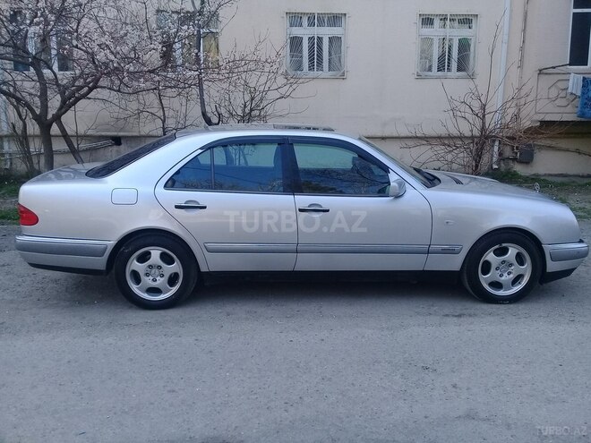 Mercedes E 240 1998, 186,500 km - 2.4 l - Sumqayıt
