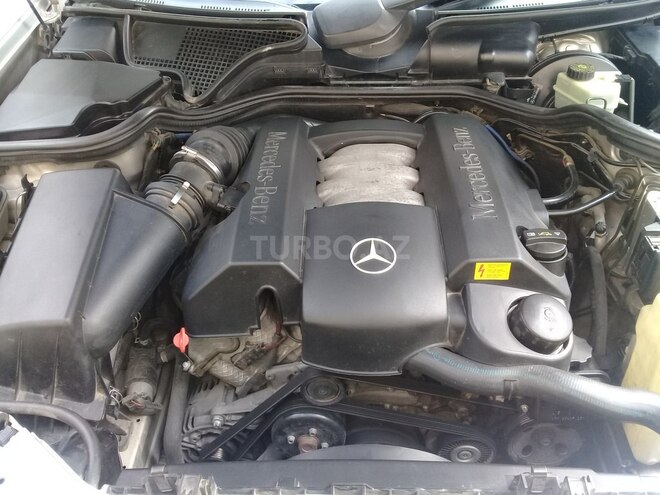 Mercedes E 240 1998, 186,500 km - 2.4 l - Sumqayıt