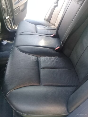 Mercedes E 240 1998, 186,500 km - 2.4 l - Sumqayıt