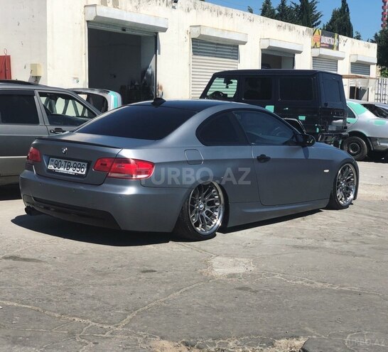 BMW 330 2009, 182,000 km - 3.0 л - Bakı