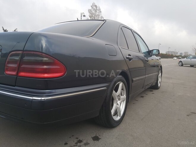 Mercedes E 220 2001, 383,800 km - 2.2 l - Bakı
