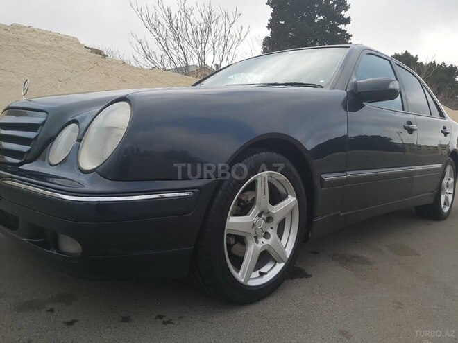 Mercedes E 220 2001, 383,800 km - 2.2 l - Bakı