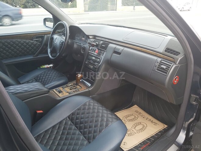 Mercedes E 220 2001, 383,800 km - 2.2 l - Bakı