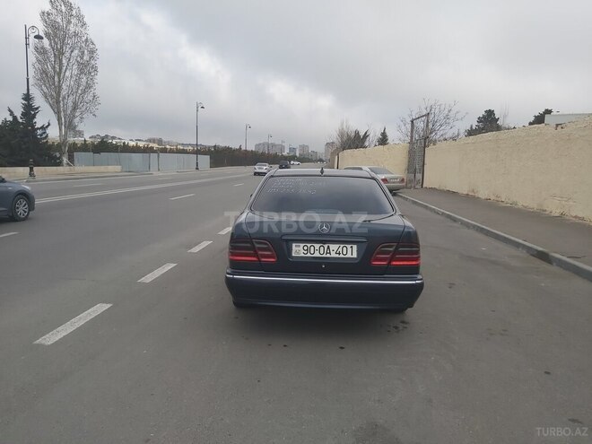 Mercedes E 220 2001, 383,800 km - 2.2 l - Bakı