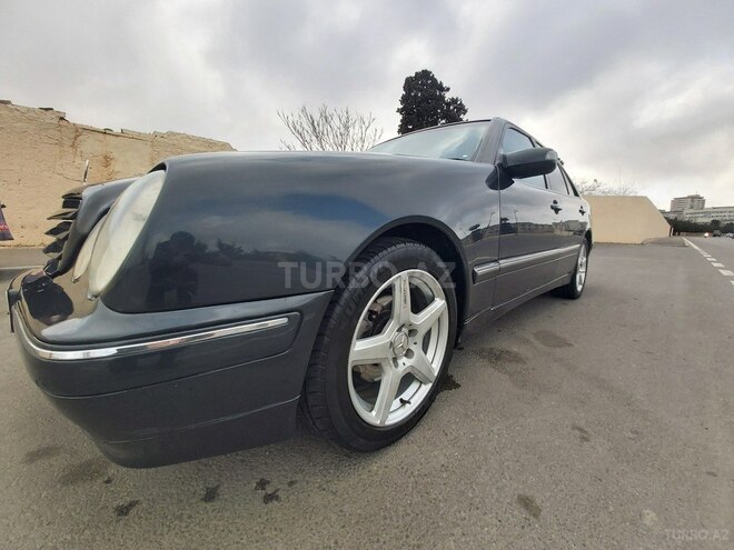 Mercedes E 220 2001, 383,800 km - 2.2 l - Bakı