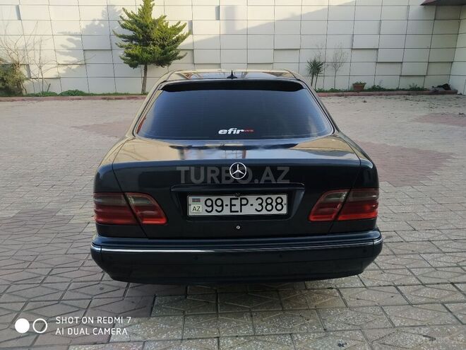 Mercedes E 220 2001, 357,808 km - 2.2 l - Bakı