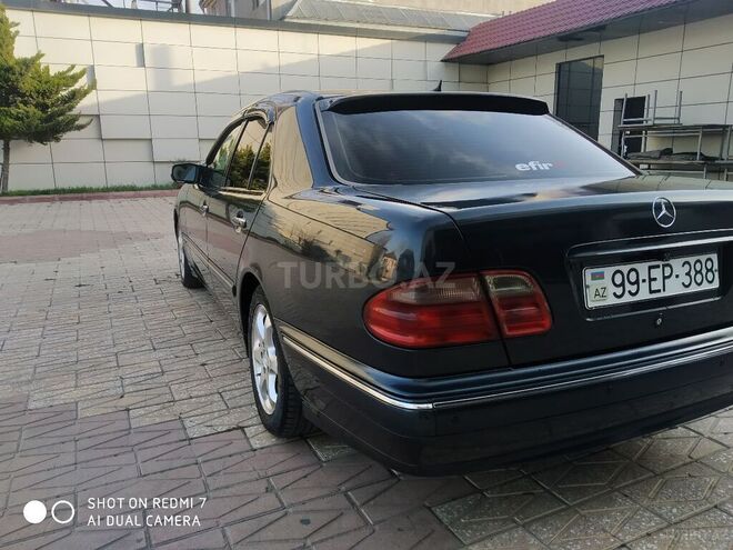 Mercedes E 220 2001, 357,808 km - 2.2 l - Bakı