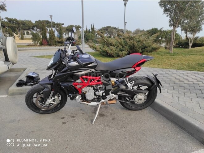 MV Agusta  2014, 6,000 km - 0.8 l - Bakı