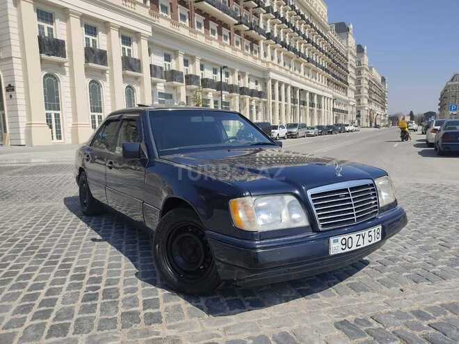 Mercedes E 220 1995, 301,000 km - 2.2 l - Bakı