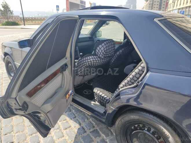 Mercedes E 220 1995, 301,000 km - 2.2 l - Bakı