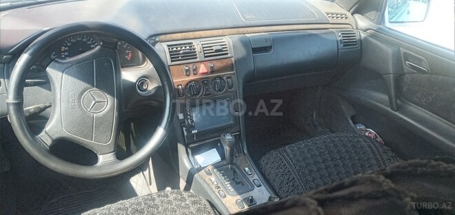 Mercedes E 230 1997, 235,637 km - 2.3 l - Bakı