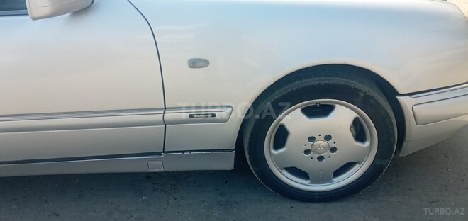 Mercedes E 230 1997, 235,637 km - 2.3 l - Bakı