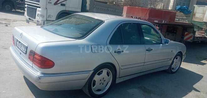 Mercedes E 230 1997, 235,637 km - 2.3 l - Bakı