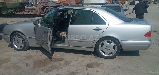 Mercedes E 230 1997, 235,637 km - 2.3 l - Bakı