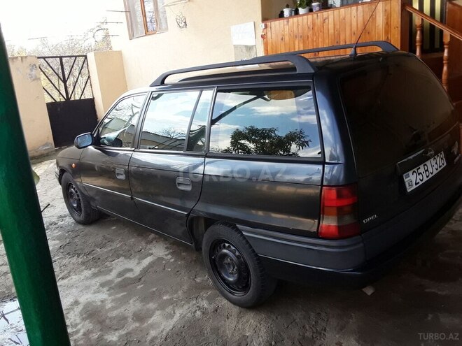 Opel Astra 1995, 248,230 km - 1.6 л - Gəncə