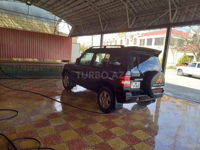 Mitsubishi Pajero io 2000, 212,345 km - 1.8 л - Beyləqan