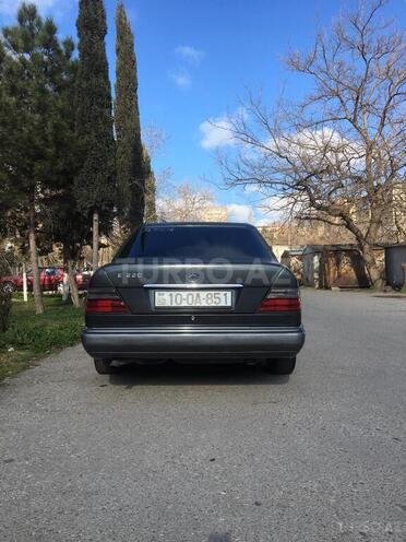 Mercedes E 200 1992, 380,000 km - 2.0 л - Bakı