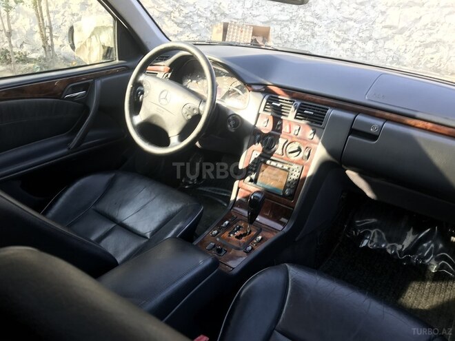 Mercedes E 240 2000, 246,800 km - 2.4 l - Ağdaş