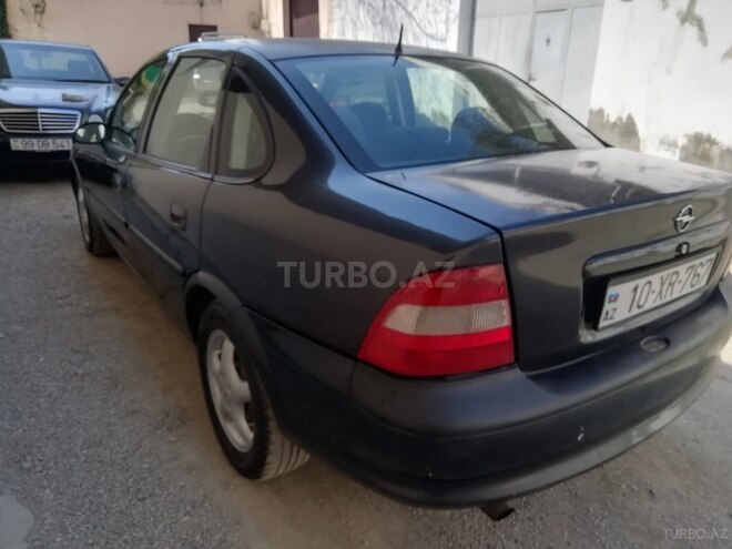 Opel Vectra 1996, 337,000 km - 1.6 l - Gəncə