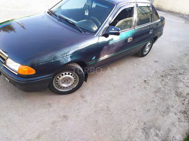 Opel Astra 1993, 150,000 km - 1.4 l - Kürdəmir