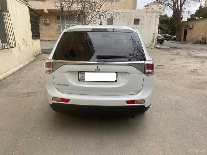 Mitsubishi Outlander 2013, 135,000 km - 2.4 л - Bakı