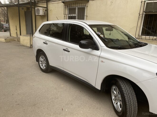 Mitsubishi Outlander 2013, 135,000 km - 2.4 л - Bakı