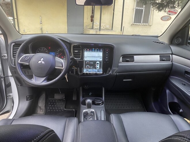 Mitsubishi Outlander 2013, 135,000 km - 2.4 л - Bakı