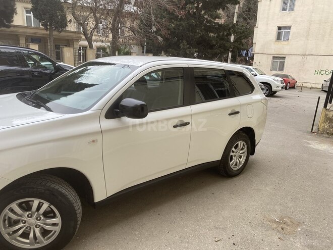 Mitsubishi Outlander 2013, 135,000 km - 2.4 л - Bakı