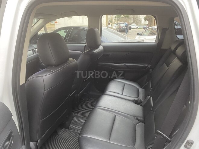 Mitsubishi Outlander 2013, 135,000 km - 2.4 л - Bakı