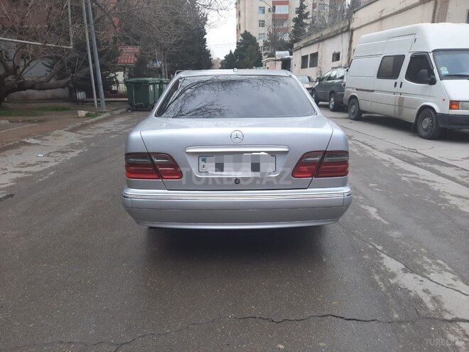Mercedes E 280 2001, 232,000 km - 2.8 l - Bakı