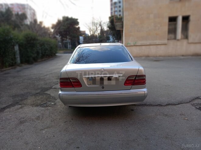 Mercedes E 280 2001, 232,000 km - 2.8 l - Bakı